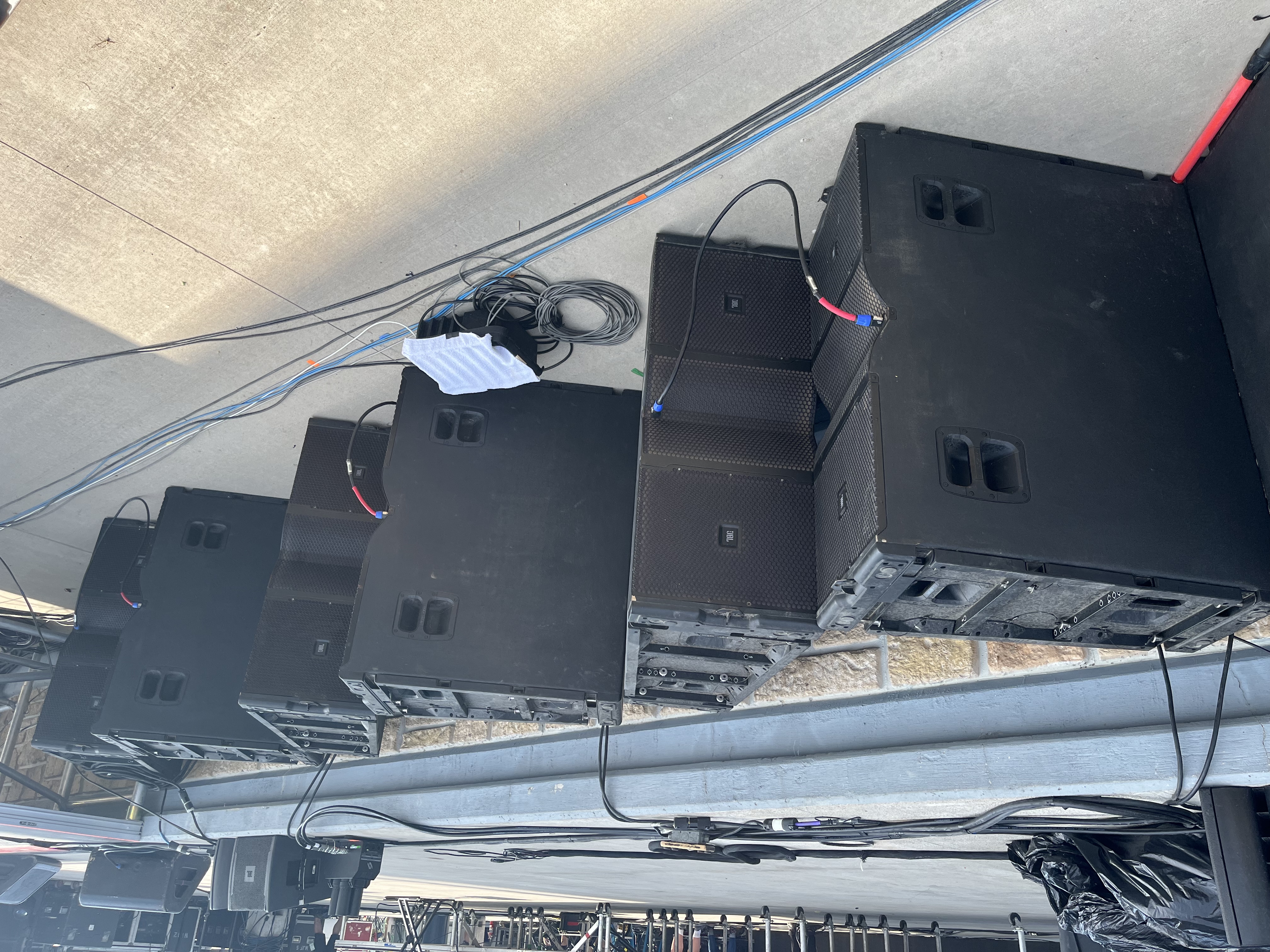 This unique sub deployment addressed physical space limitations the subs had to function within, improving frequency response and efficiency. 